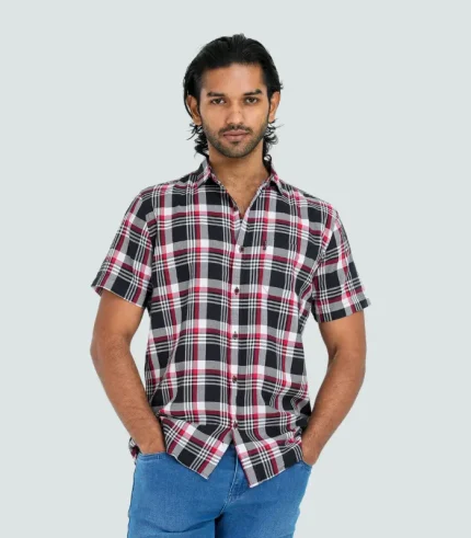 checked short sheeve shirt